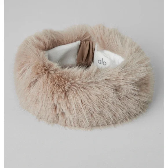 ALO Yoga Opulent faux fur Tan wintersun headband os nwt new with tags $118 - Picture 6 of 8